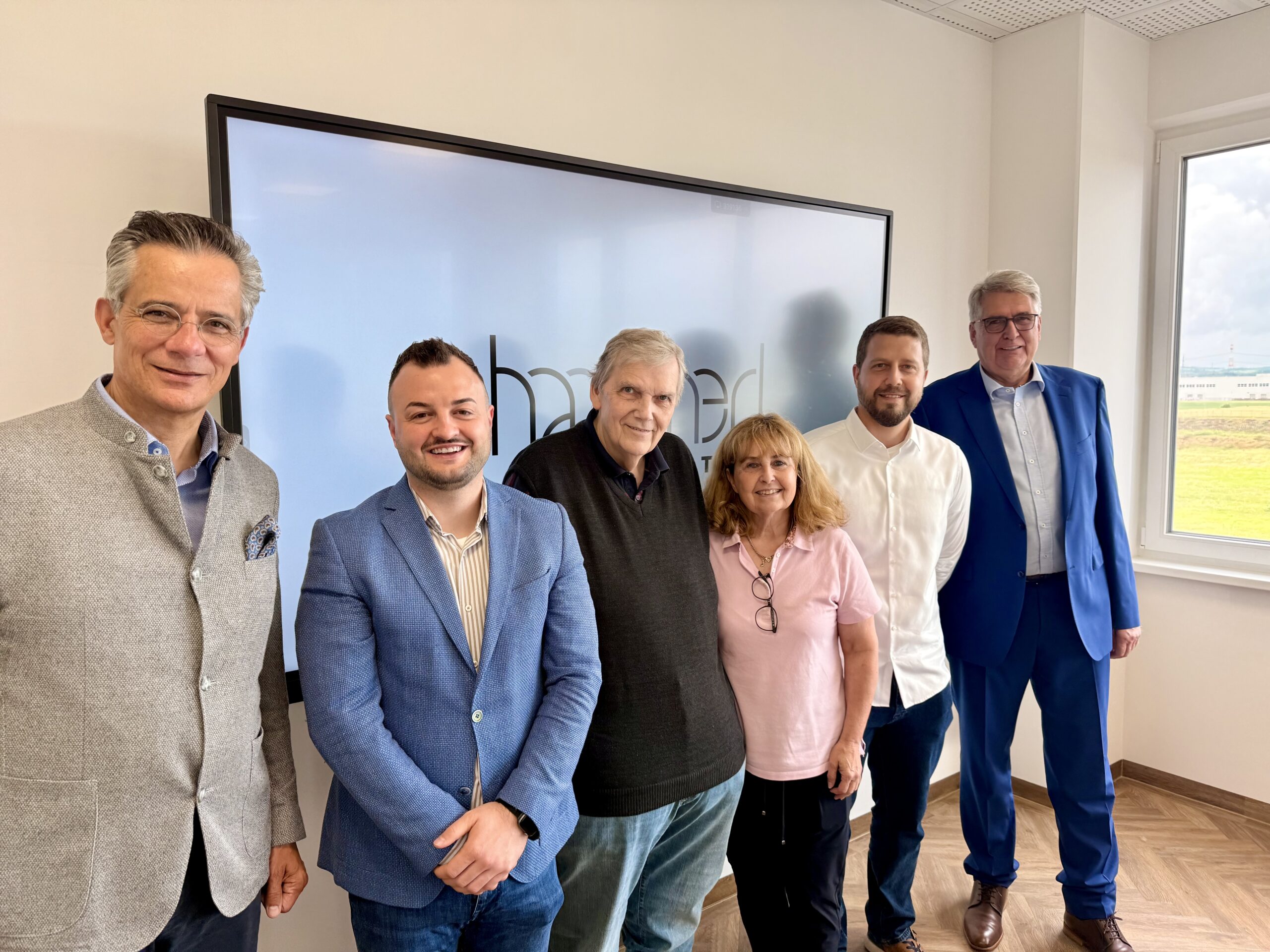 v.l.n.r. Rolf Slickers, Pascal Fleischmann, KR Robert Hammerl, Mag. Birgitt Hammerl, Benedikt Hammerl, Jürgen Diener